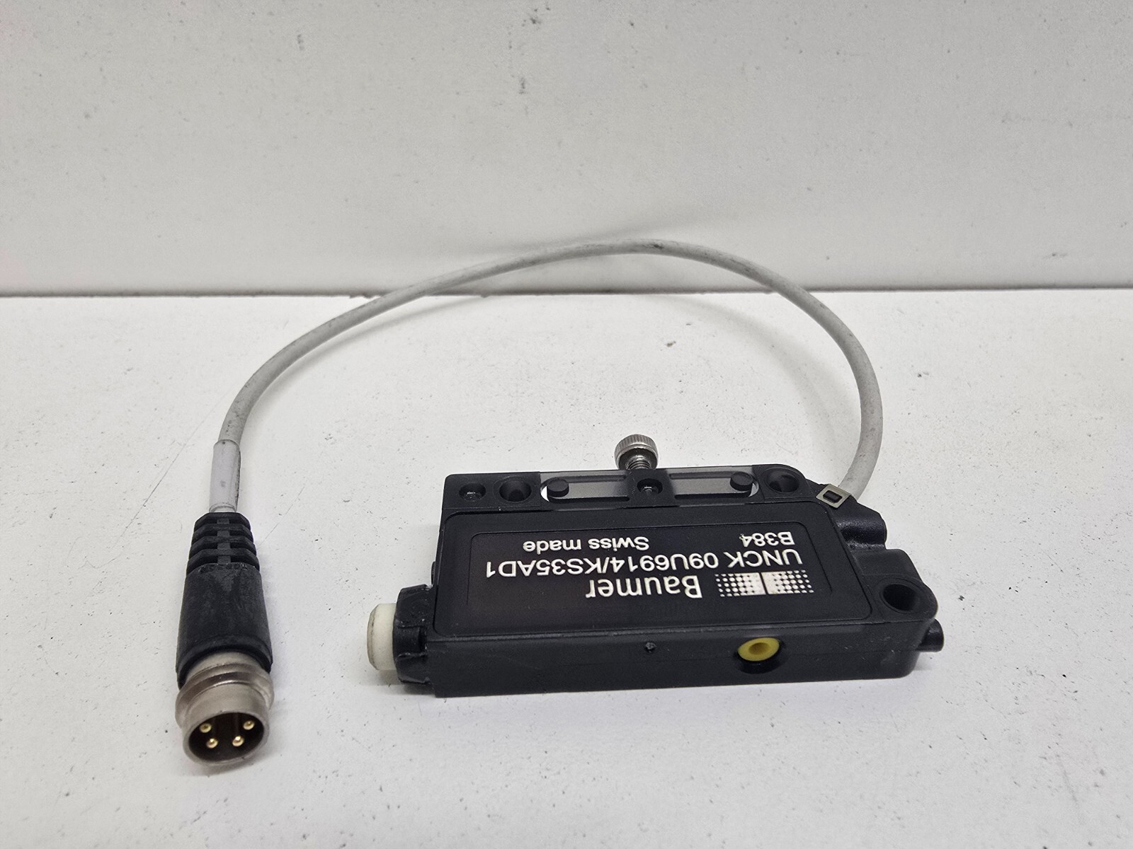 GOOD USED! BAUMER ULTRASONIC SENSOR UNCK 09U6914/KS35AD1