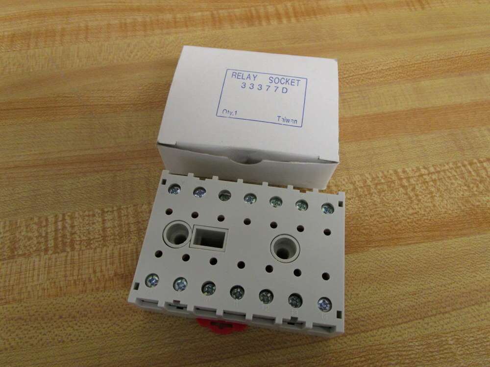 Struthers Dunn 33377D Relay Socket