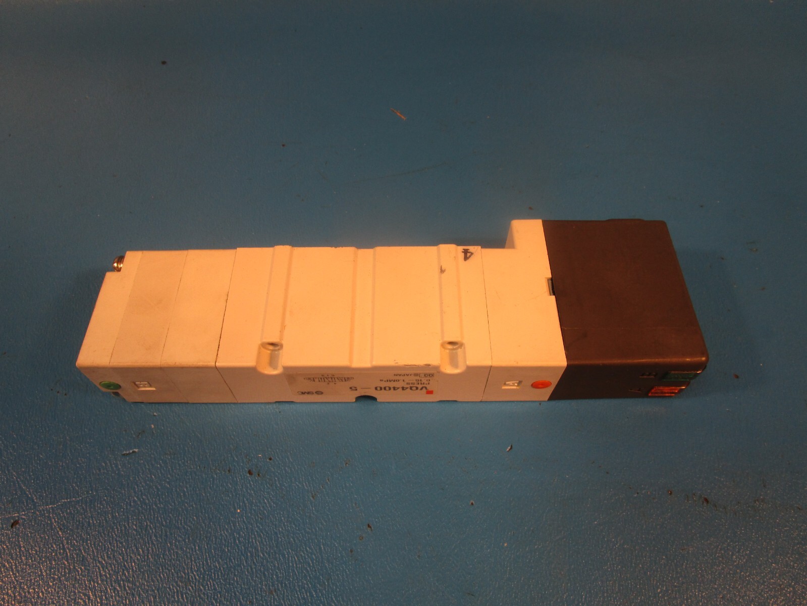 SMC VQ4400-5, Solenoid Valve, 5 Port, 4 Way