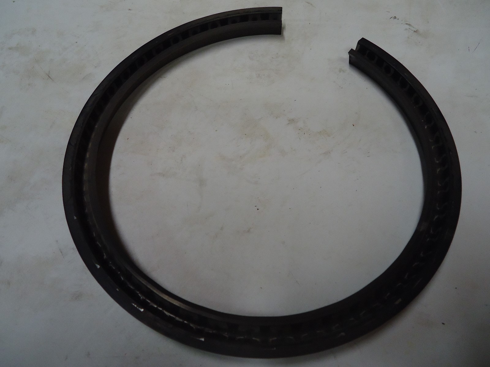 GARLOCK KLOZURE OIL SEAL 23 X 9760 5-9/16 X 6-9/16 X 1/2 5.562 X 6.562 X .500