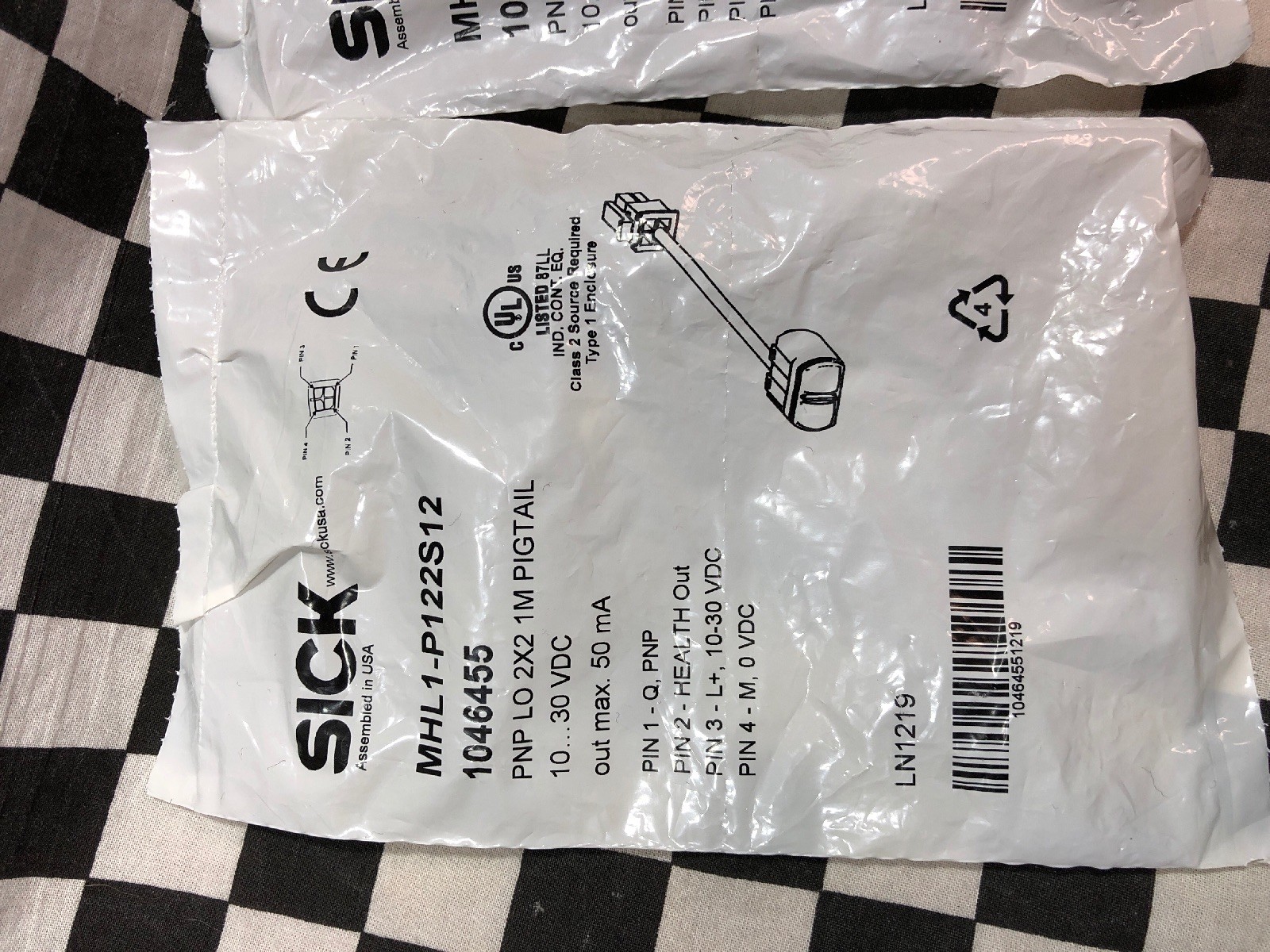 2x SICK MHL1-P122S12, 1046455, PNP LO 2X2 1M PIGTAIL PHOTOELECTRIC SENSOR#1217P2