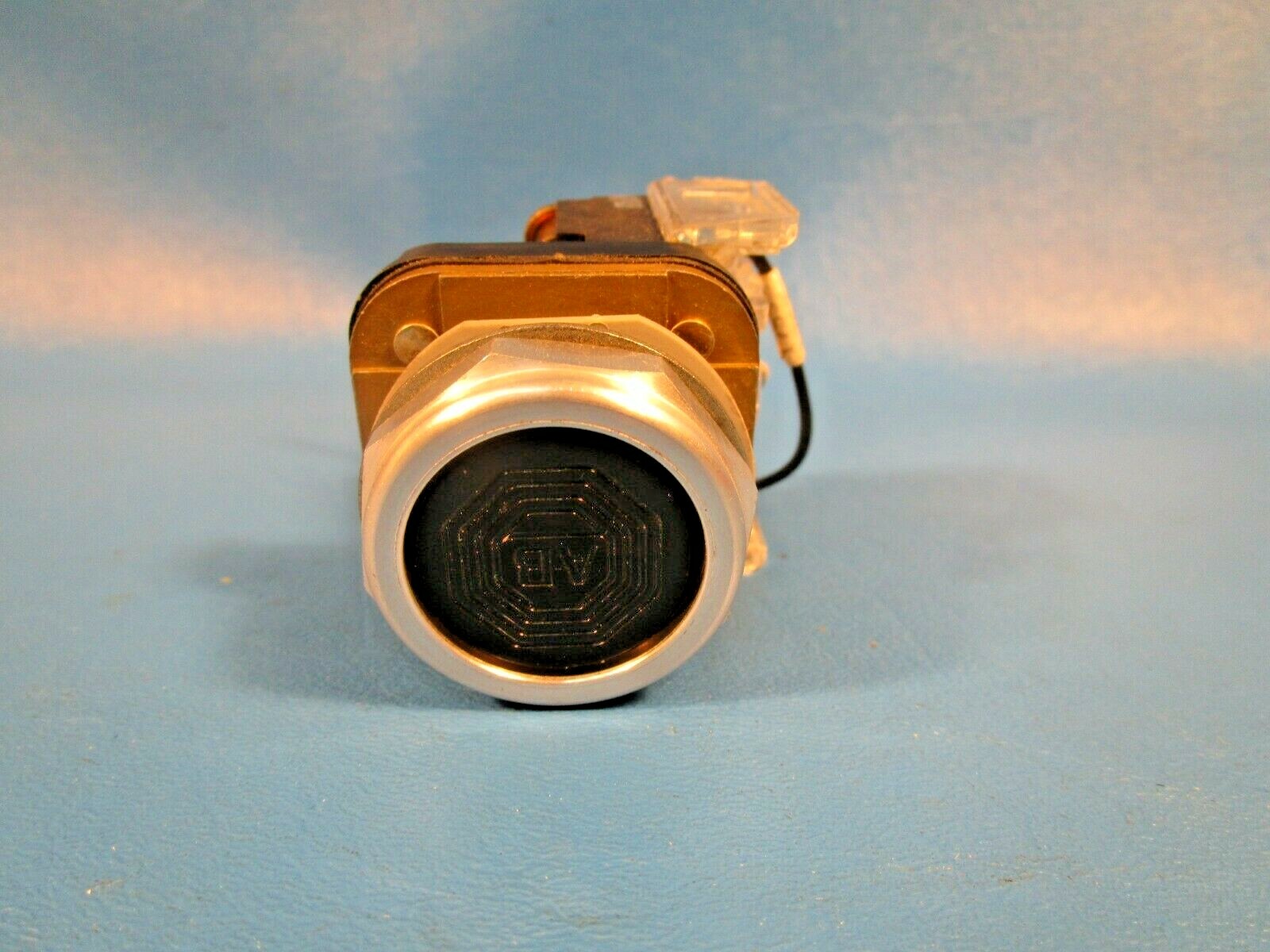 Allen Bradley 800T-A, Selector Push Button, Black, Round, Flush, w Contact Block