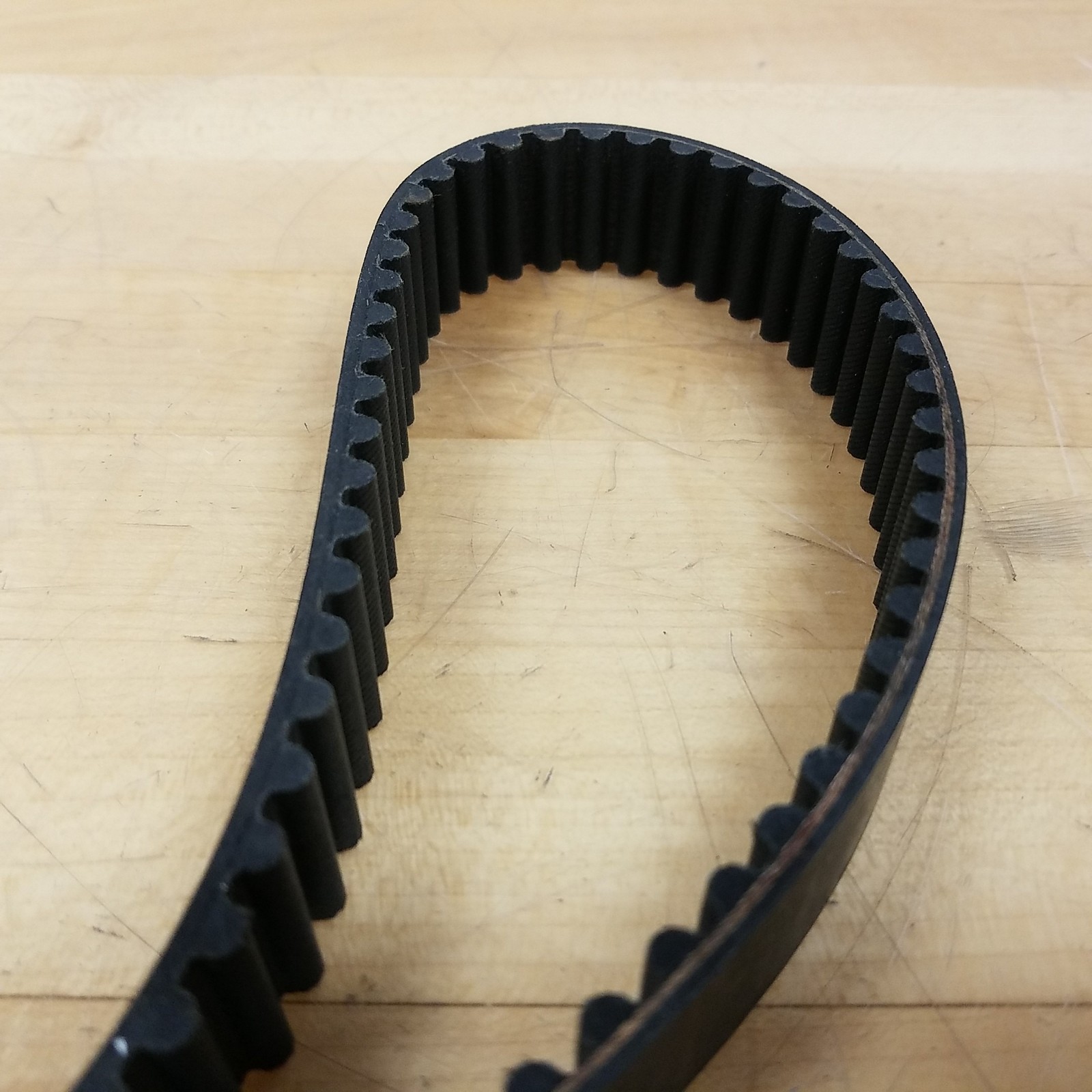 Unitta 1040-8M Timing Belt, 1040mm Diameter Nominal, 25mm Wide – NEW