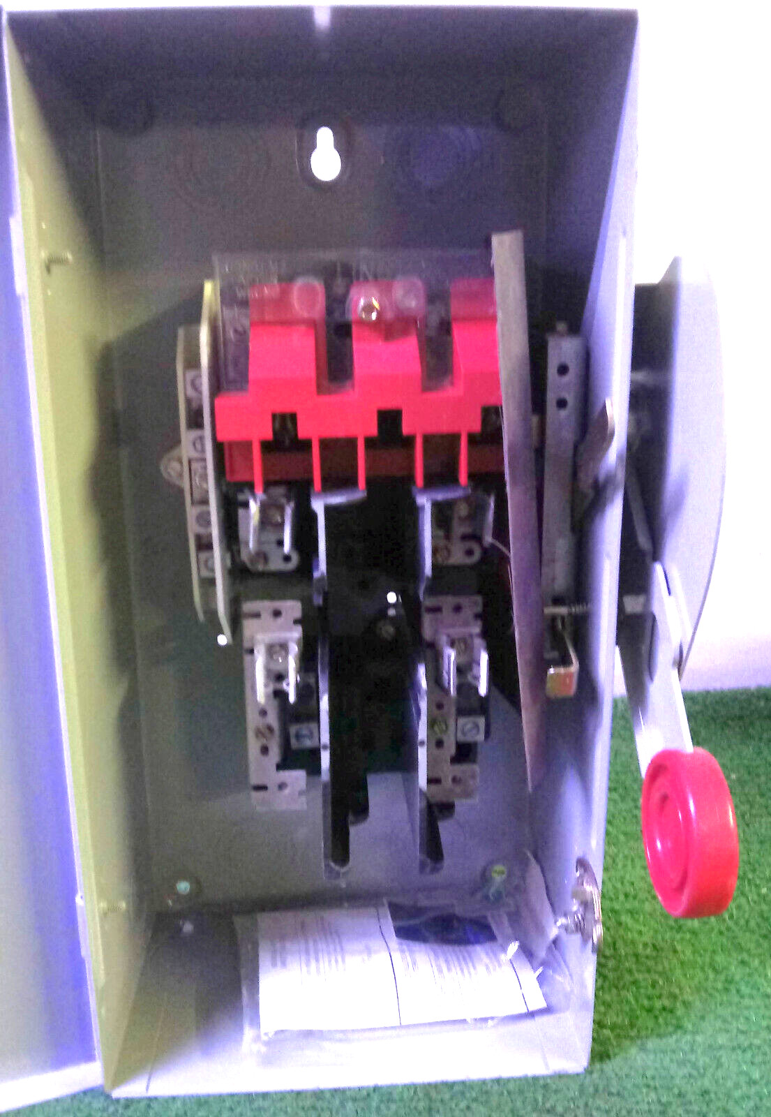 1 NEW CUTLER HAMMER DH222NGK 60A SAFETY SWITCH NNB ***MAKE OFFER***