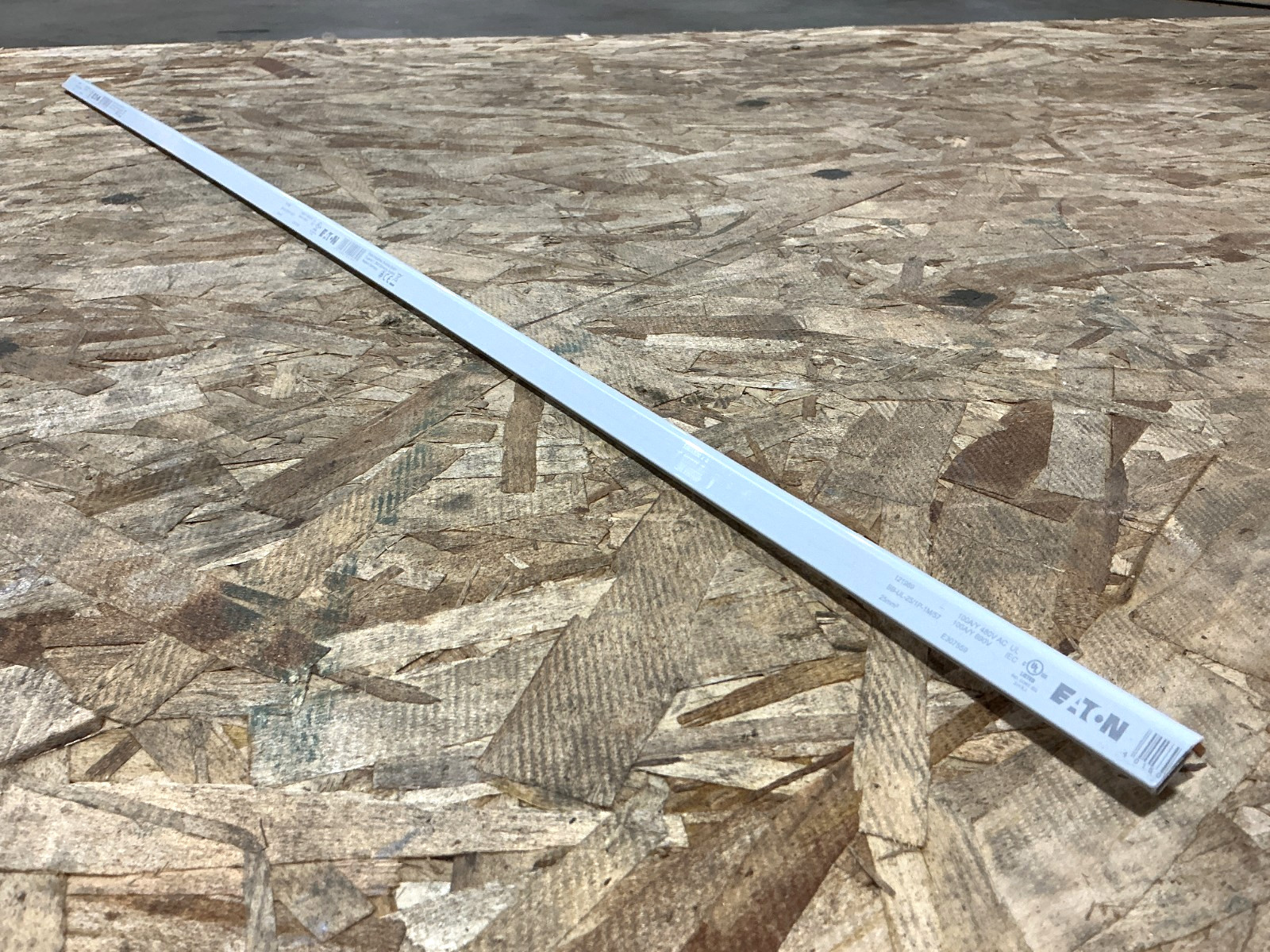 New Eaton BBUL25-1P-1M57-SP Bus Bar 1-Pole 57 Terminals 100A 480VAC 25QMM 121989