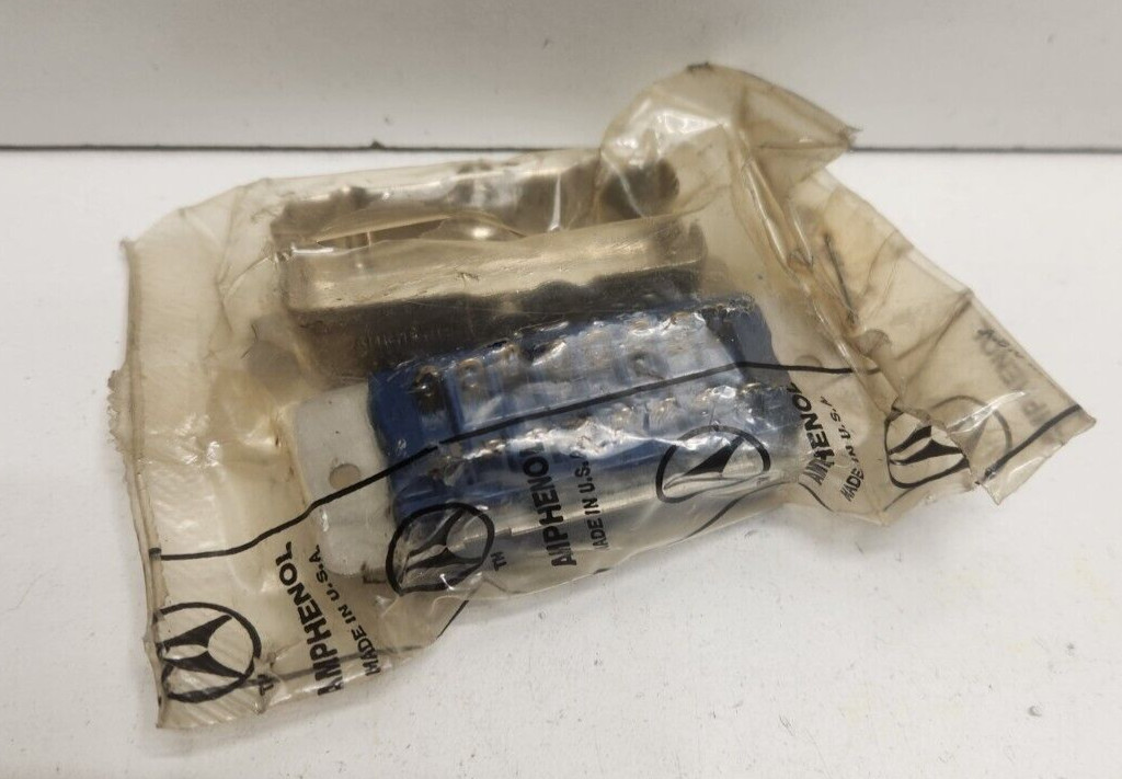 NEW OLD STOCK! AMPHENOL SOCKET CONNECTOR 26-4401-16