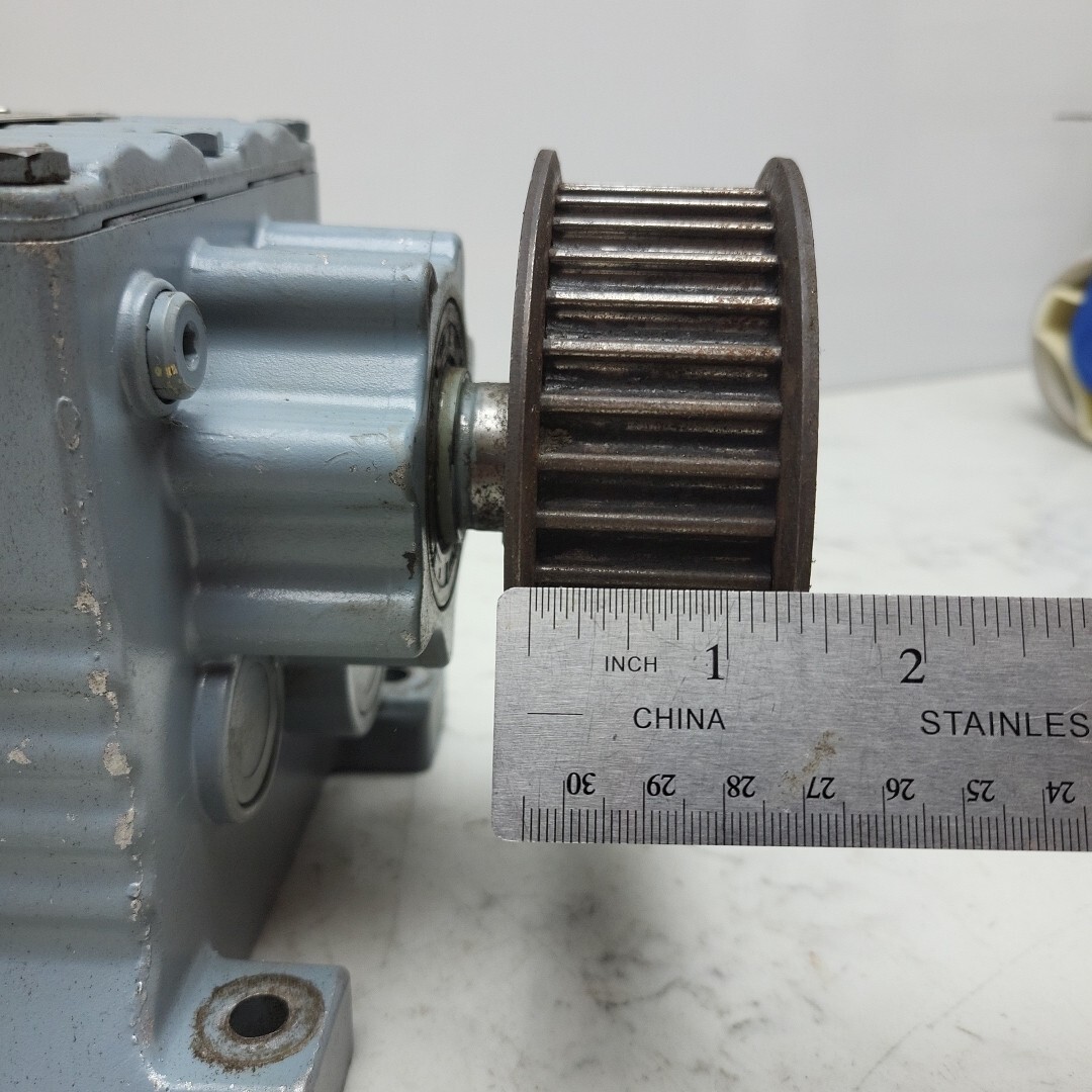 Sew Eurodrive R27DT71C4 Gear Motor .33 Hp Type R27 Gear Reducer 48.17:1 Ratio