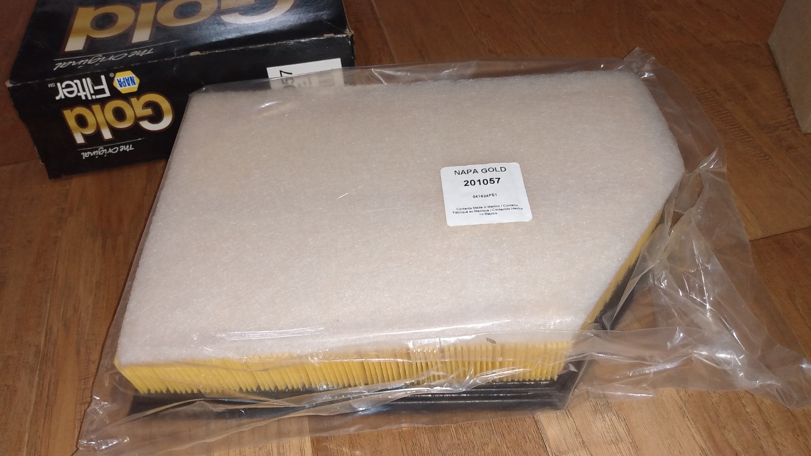 NAPA 201057 Gold Air Filter ( ref: A31515, CA12779, WA11057, 2201057, LAF9248 )