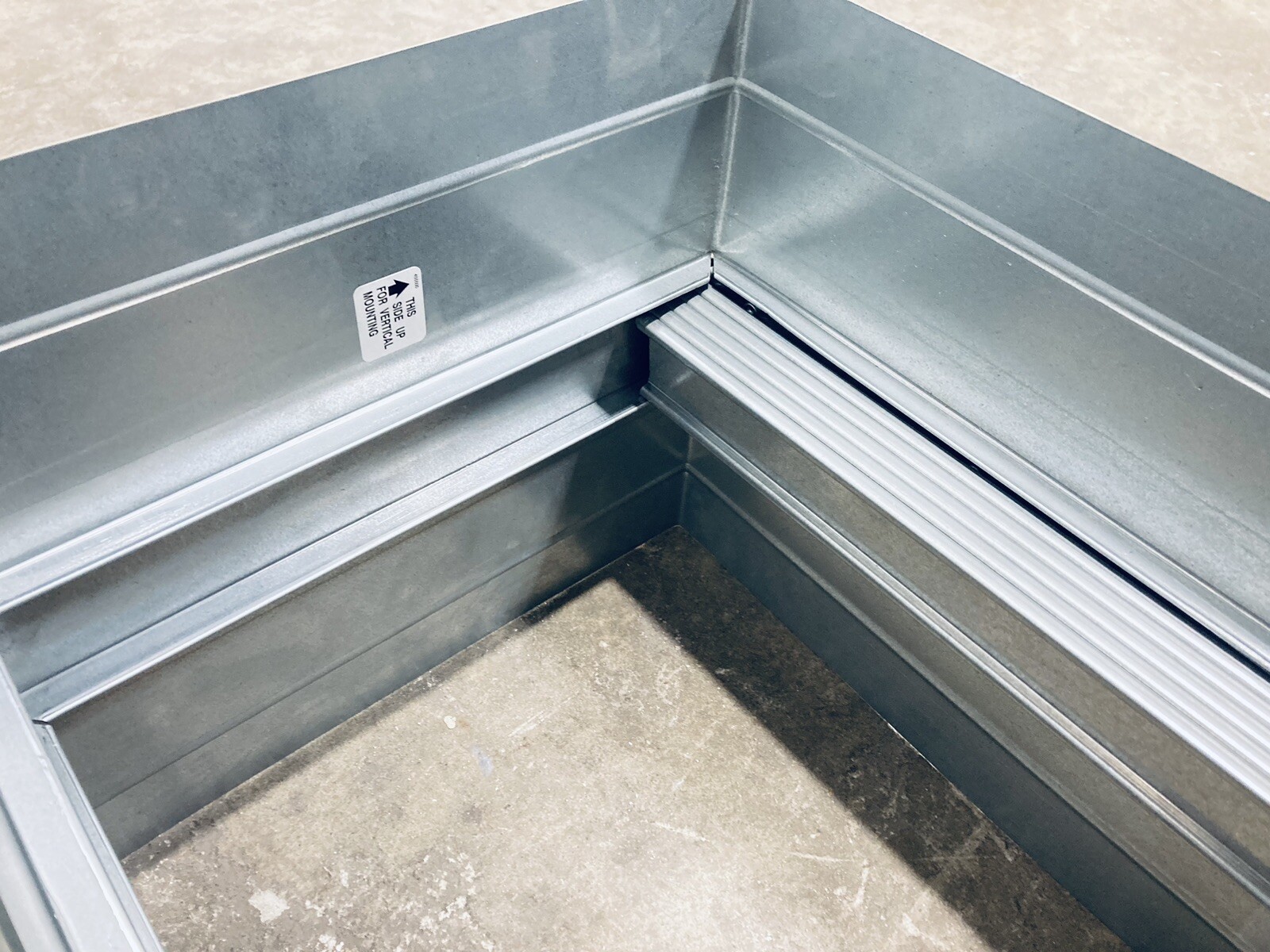 UNUSED GREENHECK FD-150X12-AV-25X13 STATIC FIRE DAMPER 25″X13″ VERTICAL MOUNT
