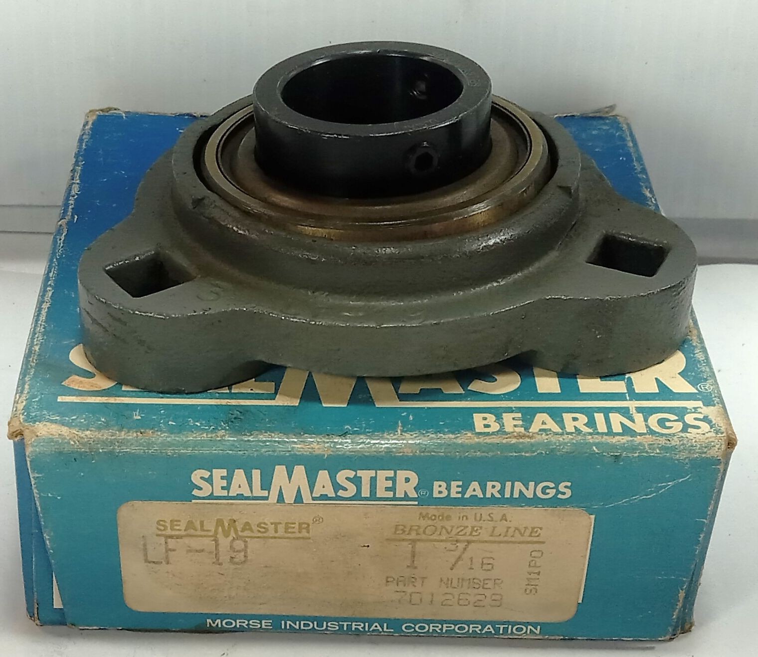1 NEW SEALMASTER LF-19 3 BOLT FLANGE PILLOW BLOCK BEARING NIB ***MAKE OFFER***