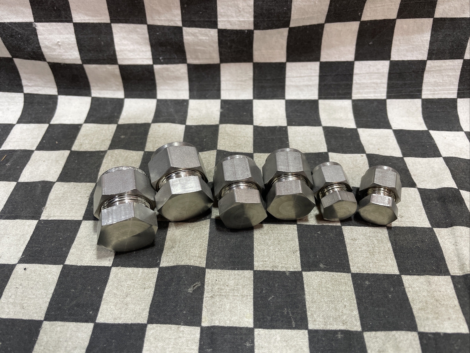 SWAGELOK SS-1010-C, SS-810-C, SS-600-C, CAP 3/8″ 1/2″ 5/8″, LOT OF 6#1639F24