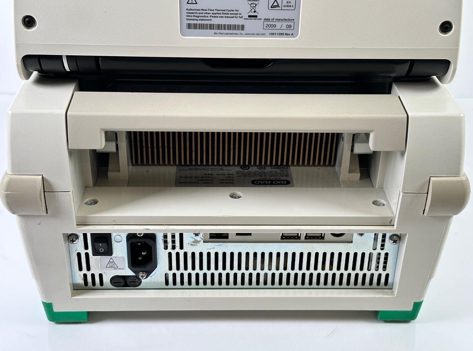 Bio-Rad C1000 Thermal Cycler with CFX384 Optics Module