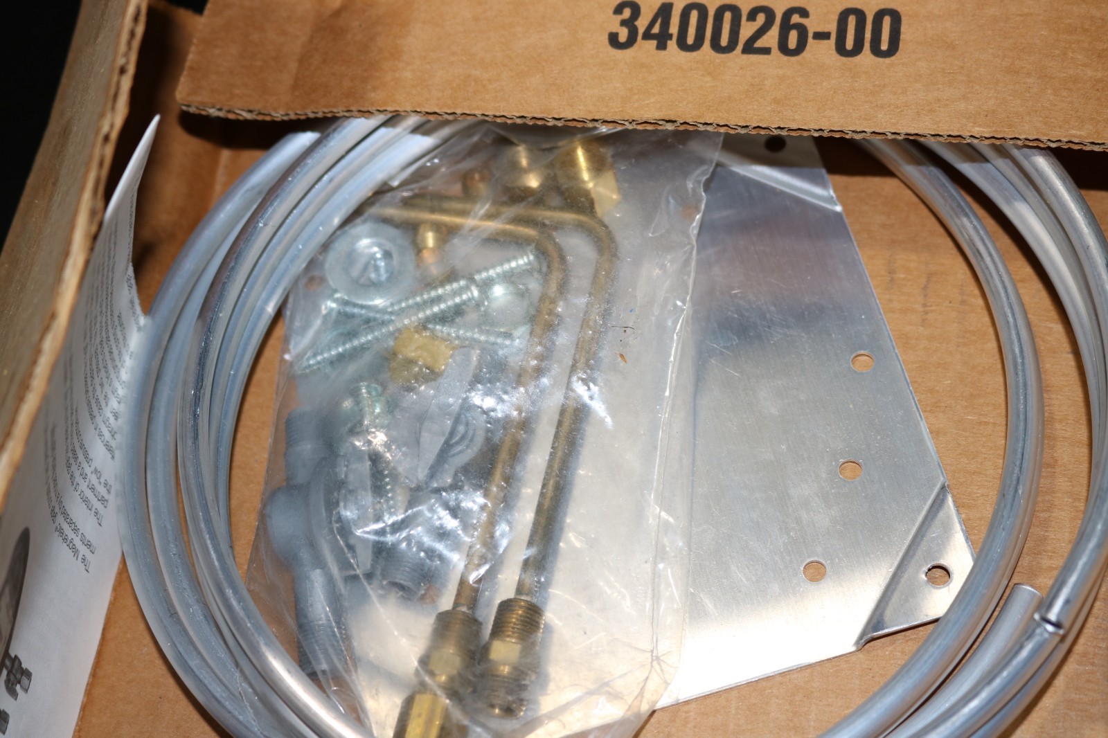 Dwyer Magnehelic Pressure Gauge Model 2003 with Accessory Package NOS