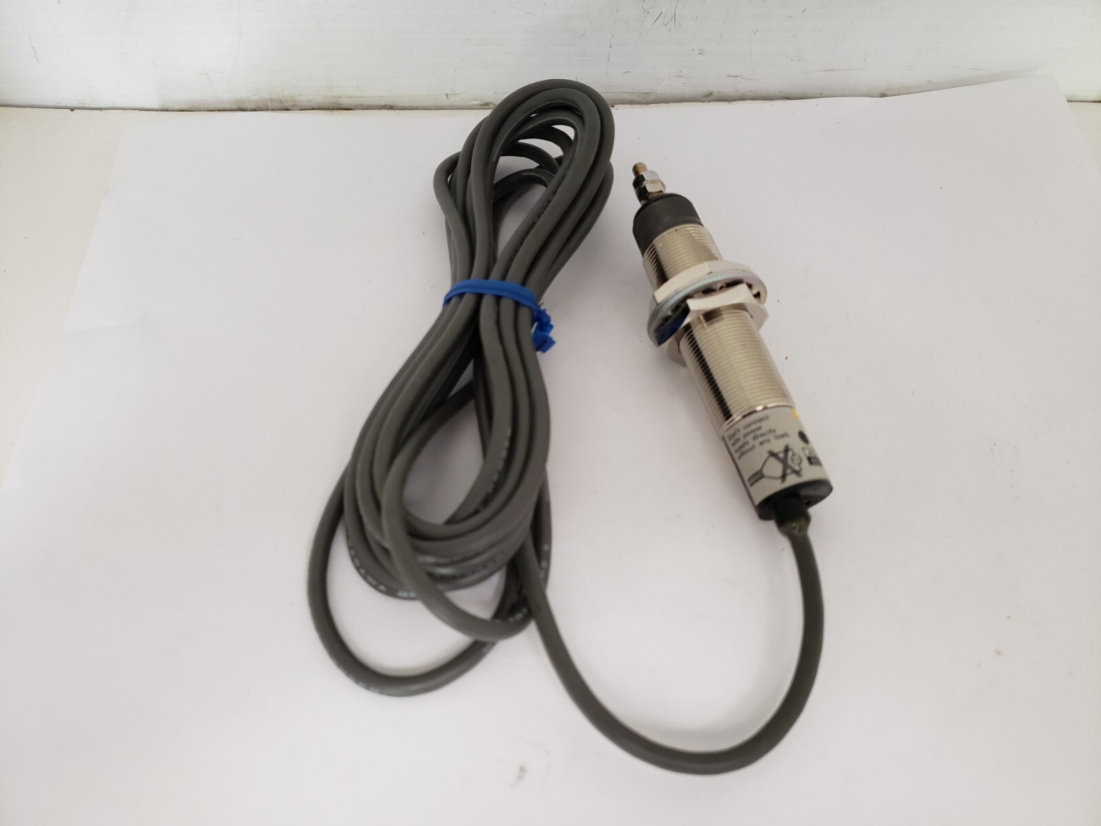 OMRON D5C-1AA0 TOUCH LIMIT SWITCH 45-264VAC 50/60HZ LED INDICATOR 200MA NNB