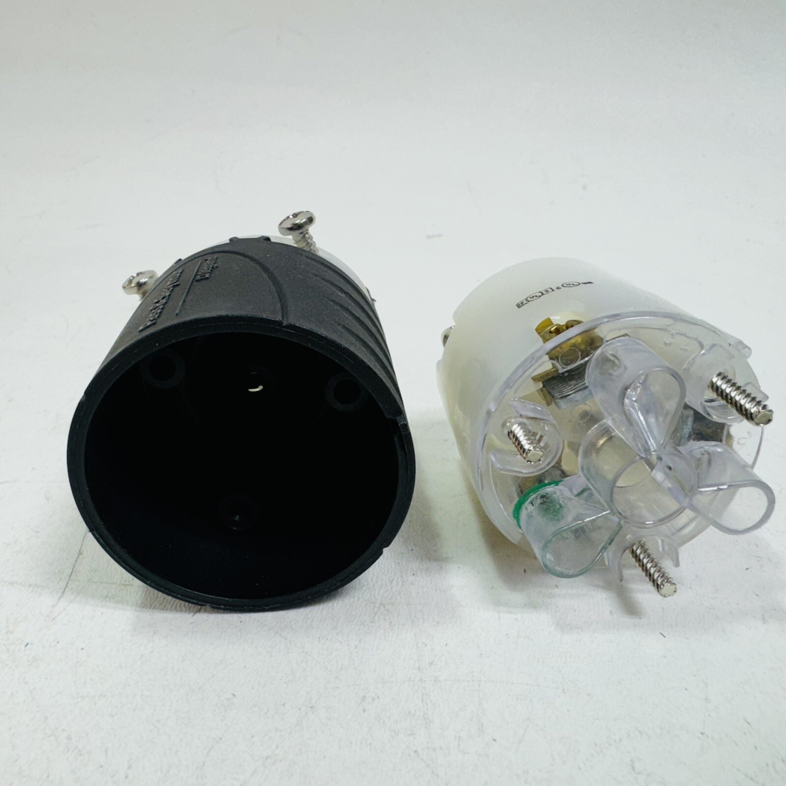 10 Pack LEGRAND PASS & SEYMOUR L520-C, Twist-Locking Socket, 2+E Poles, 20 A/12