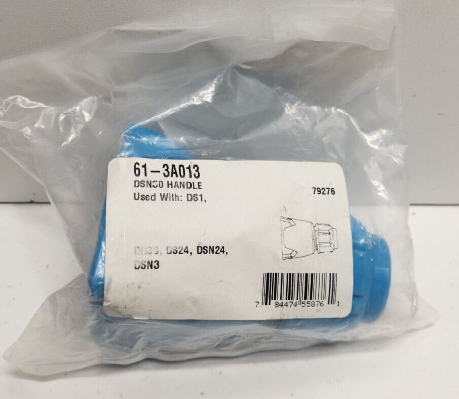NEW OLD STOCK! MELTRIC BLUE NYLON HANDLE FOR 30A 600V DSN PLUG 61-3A013