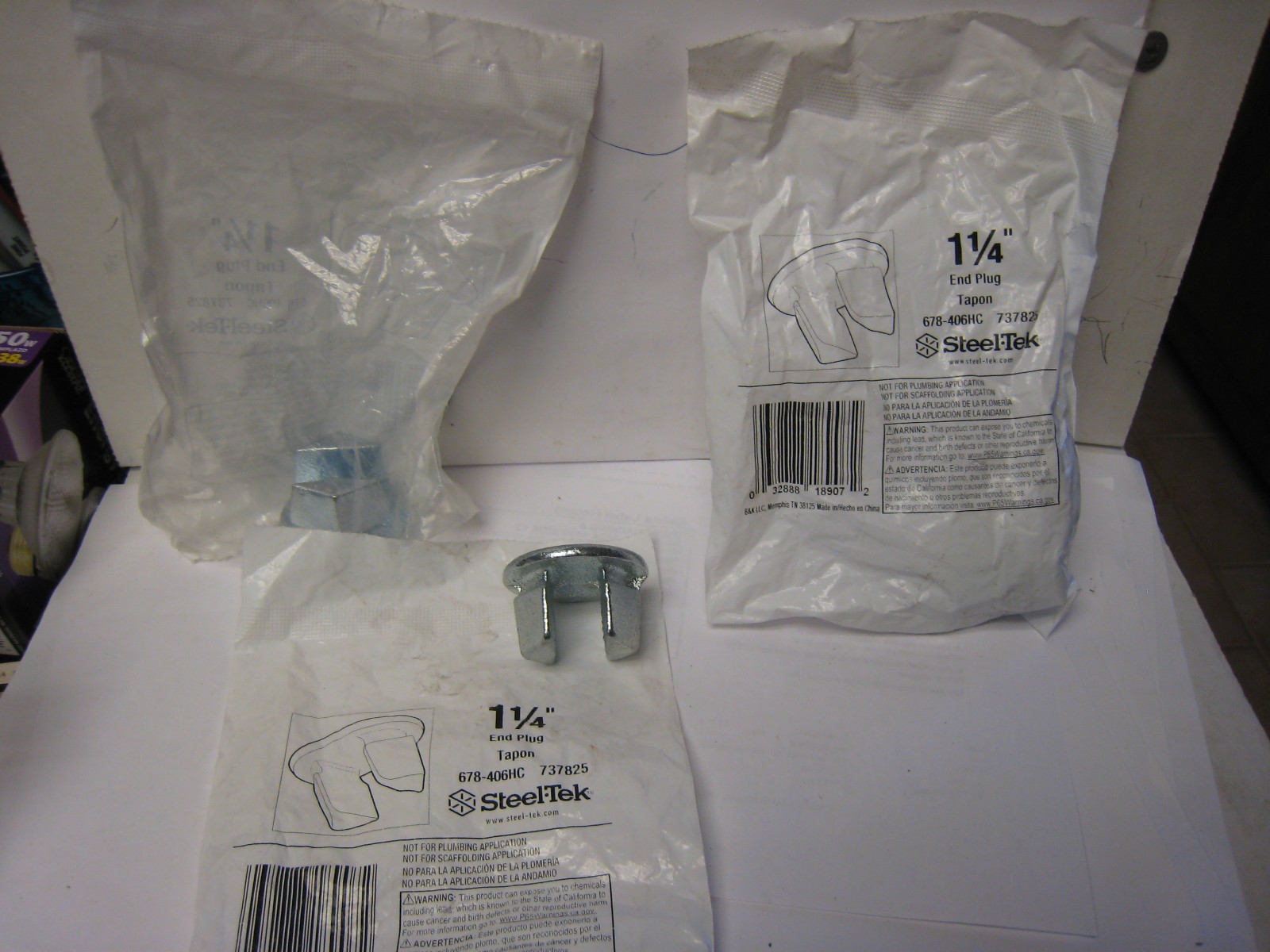One lot of 3 X Steel-Tek  1-1/4″ End Plug 678-406HC