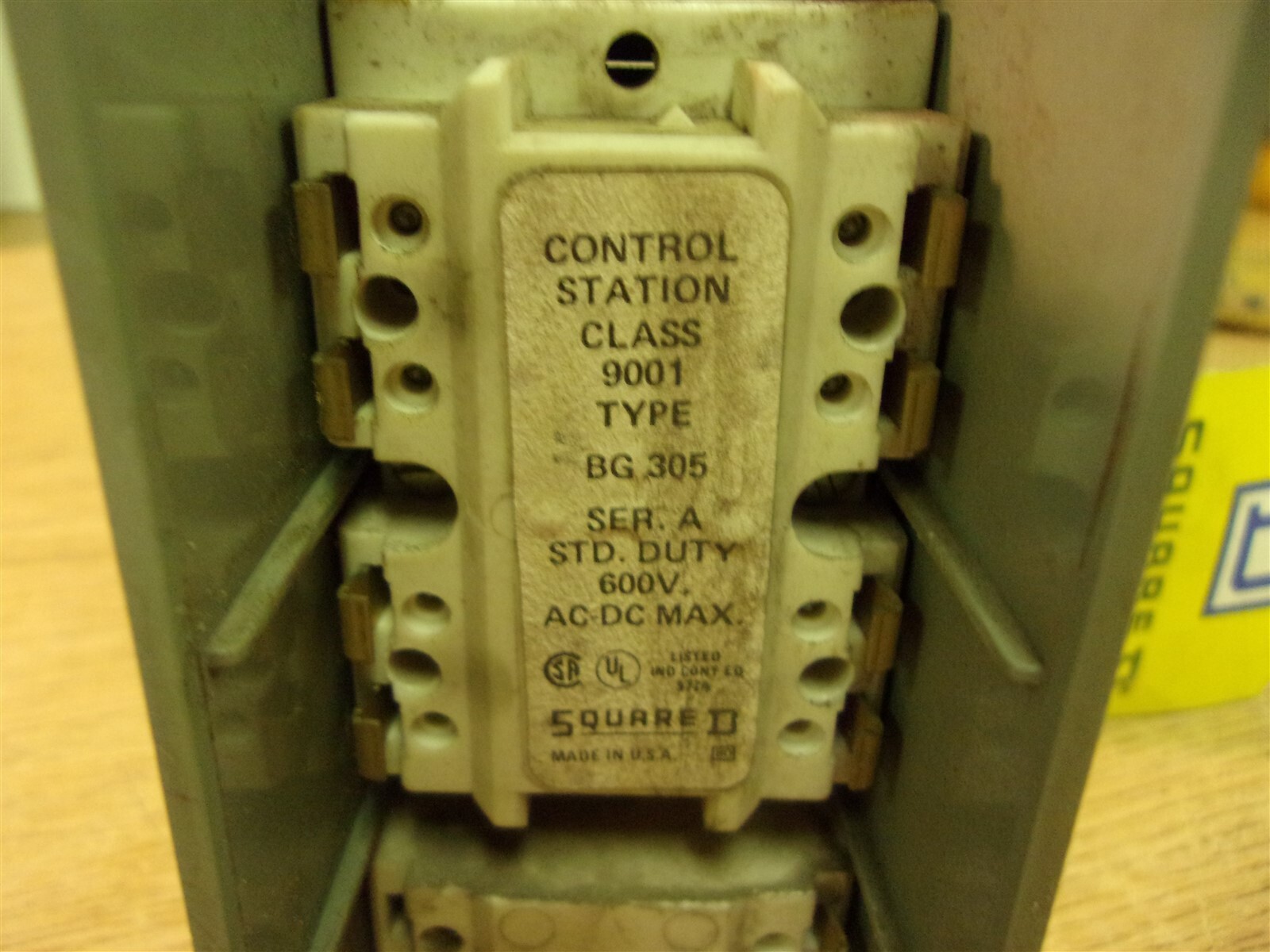 Square D 9001 BG-305 Push Button Control Station Ser A 60V *FREE SHIPPING*