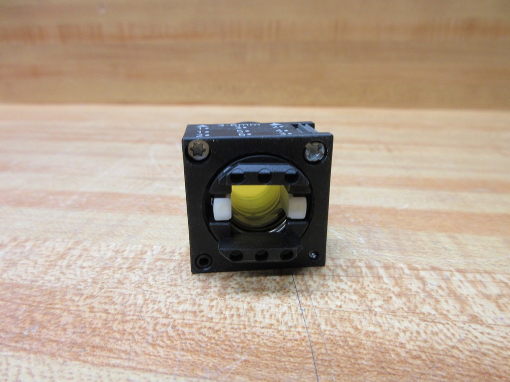 Siemens 3SB3001-0AA31 Furnas Illuminated Yellow Push Button W/Base