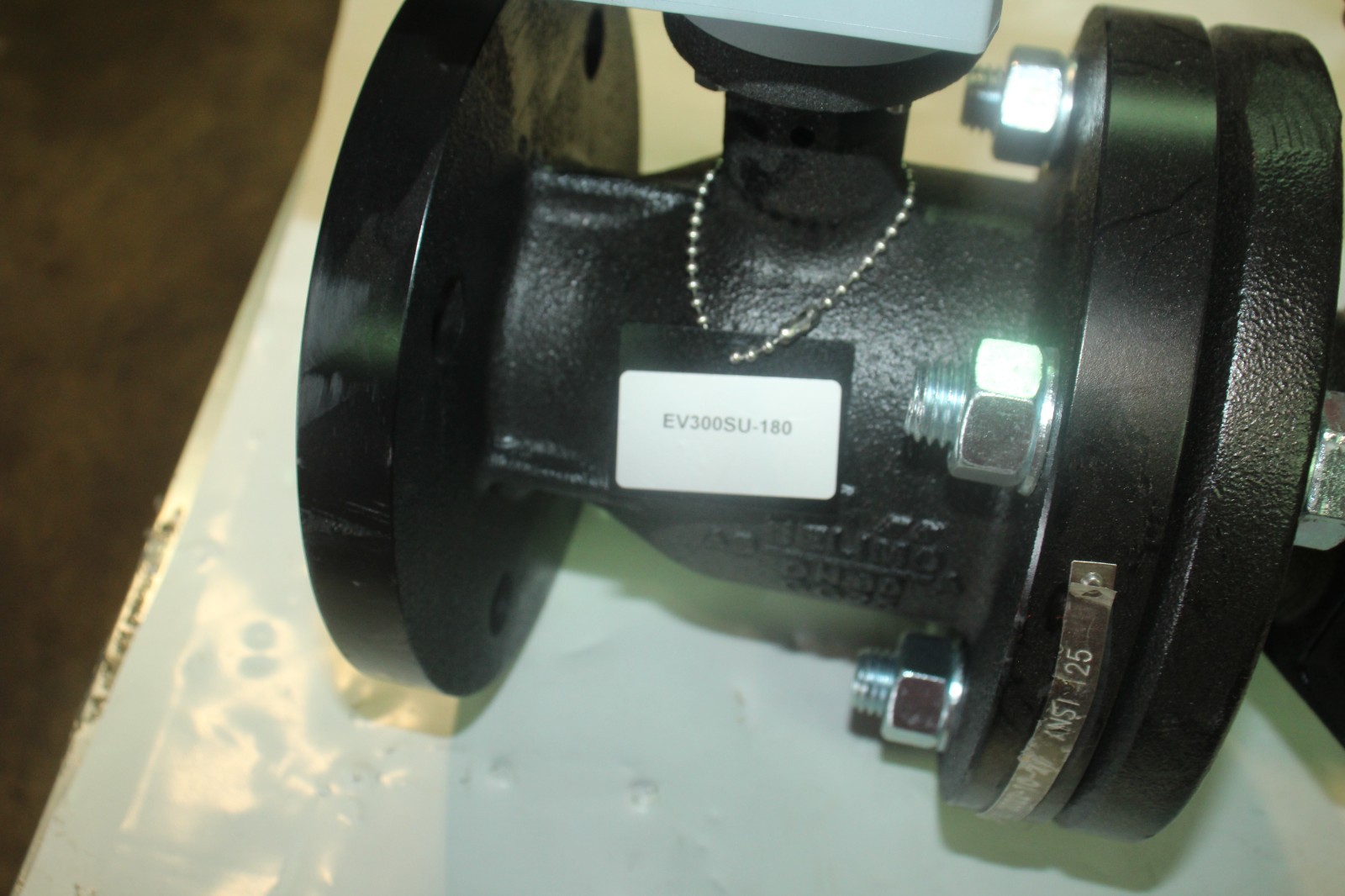 Belimo EV300SU-180 Valve w/ Actuators AKRX24 AKMA0 DAMAGED