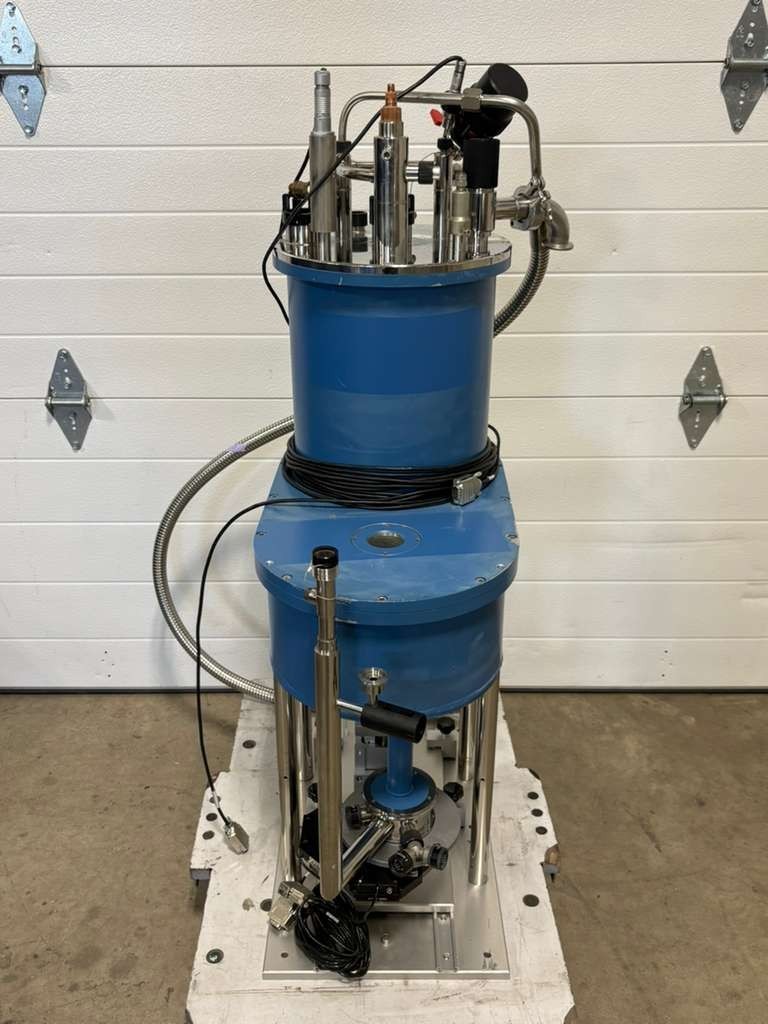 Oxford Instruments Newport Continuous Flow Liquid Helium Cryostat Part M-370-RC