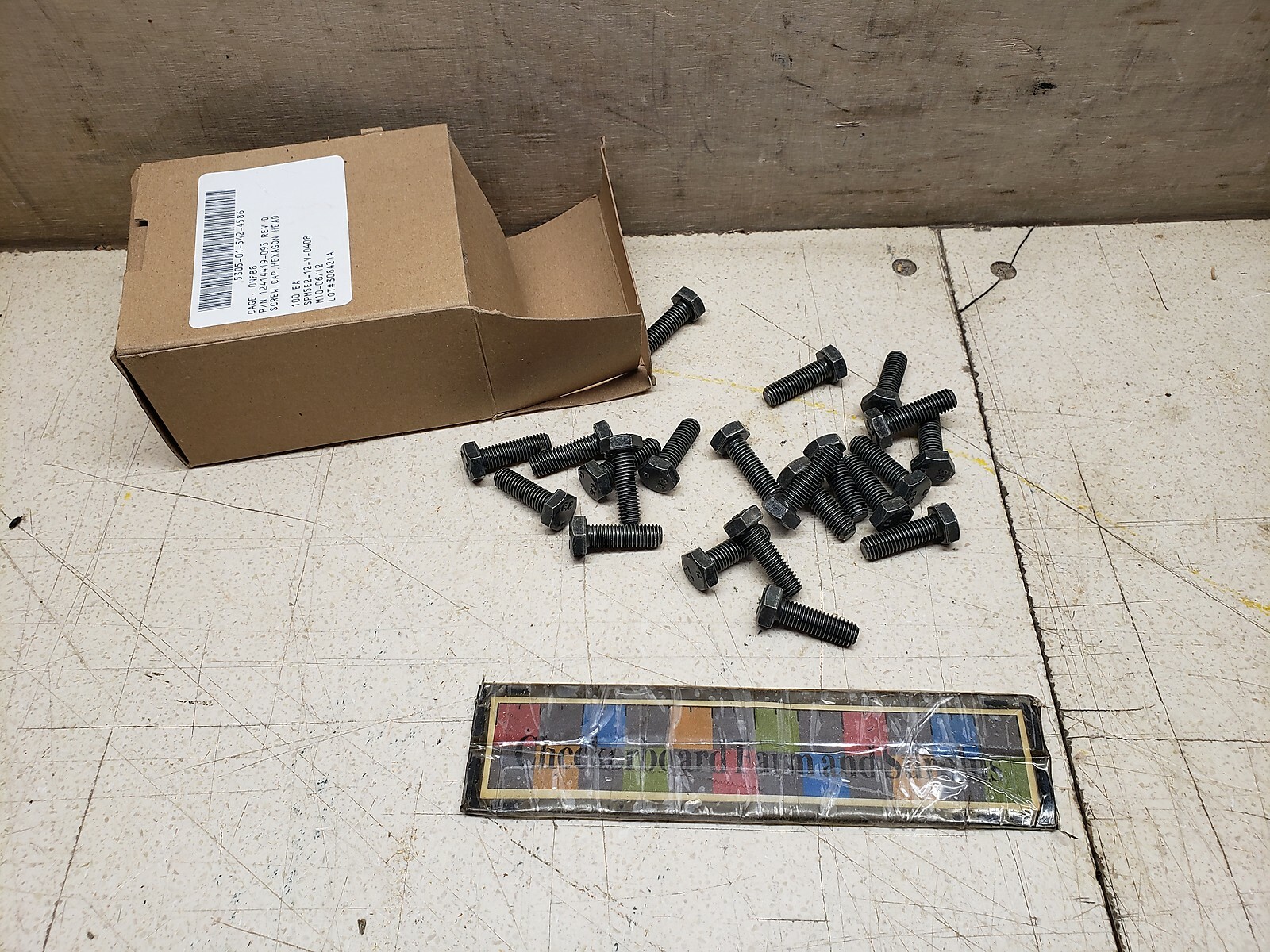 Qty-100 NOS Hex Head Metric Bolt M8-1.25 x 25mm 8.8 12414419-093 5305015424586