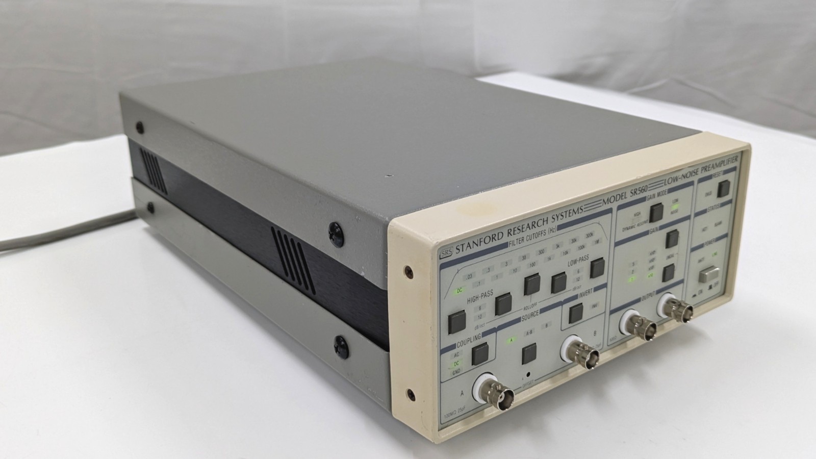 SR560 [Operation Tested] Low Noise Voltage Preamplifier SRS S/N:69925