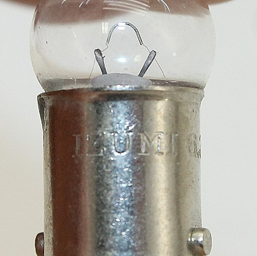 Izumi 6.3V-1W-M Miniature Lamp