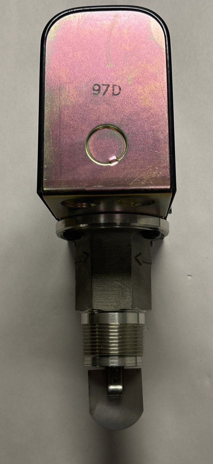 MCDONNELL & MILLER,FS7-4S,FLOW SWITCH 1-1/4 MNPT NOS