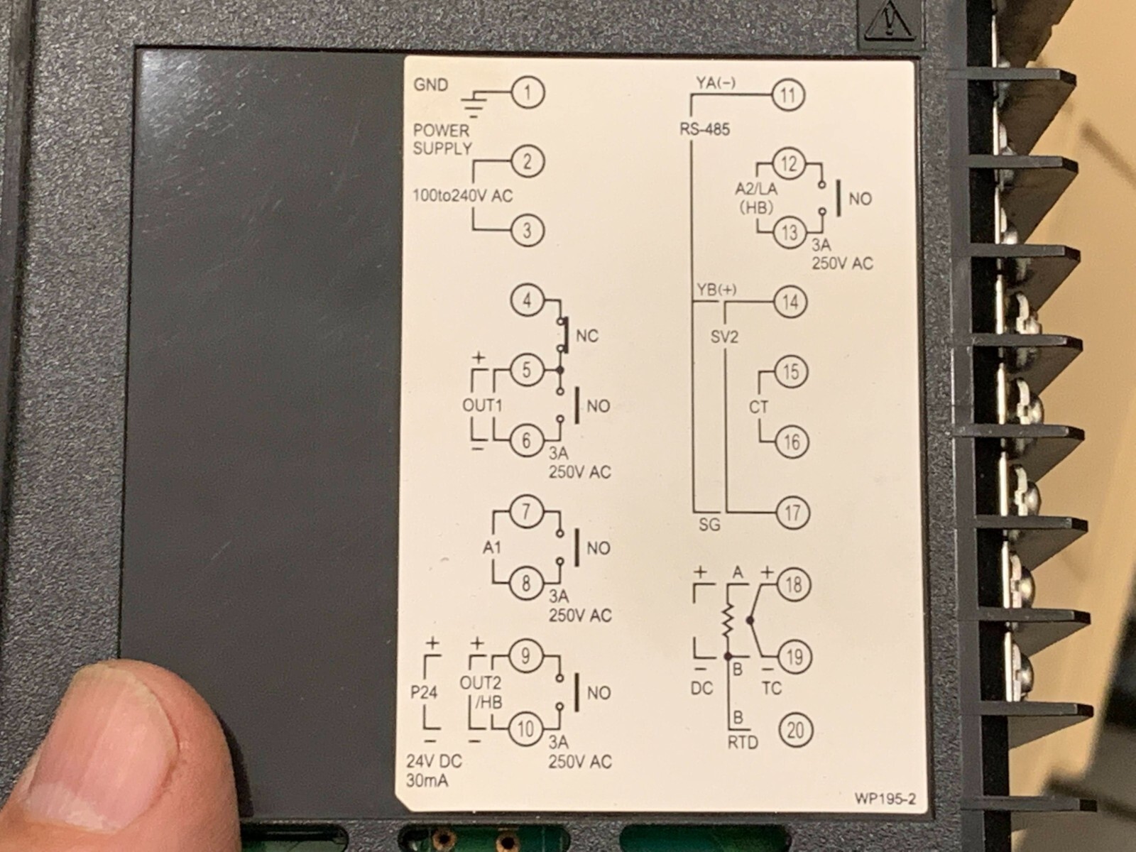 Shinko Digital Indicating Limit Controller 100-240VAC 50/60Hz P/N JCD-33A-R/M A2