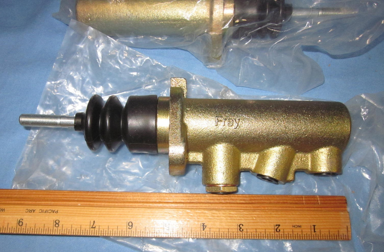 Two 3614780M91 Brake Master Cylinders fit Massey Ferguson 342 352 362 365 372…