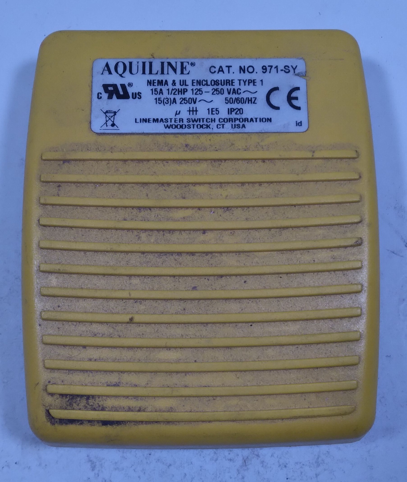 1 NEW LINEMASTER AQUILINE 971-SY FOOT SWITCH NNB ***MAKE OFFER***