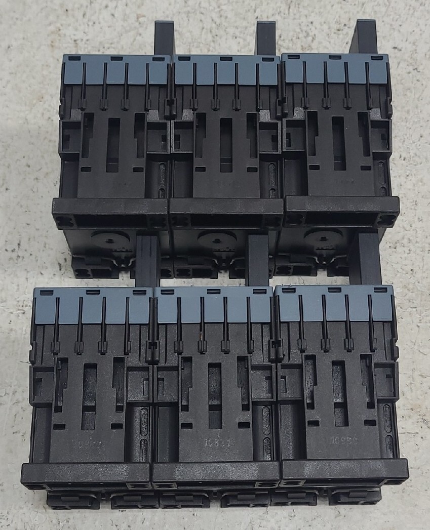 Siemens Sirius 3RT2015-2BB42 w/ 3RT2916-1JJ00 Connector Lot 6 units.