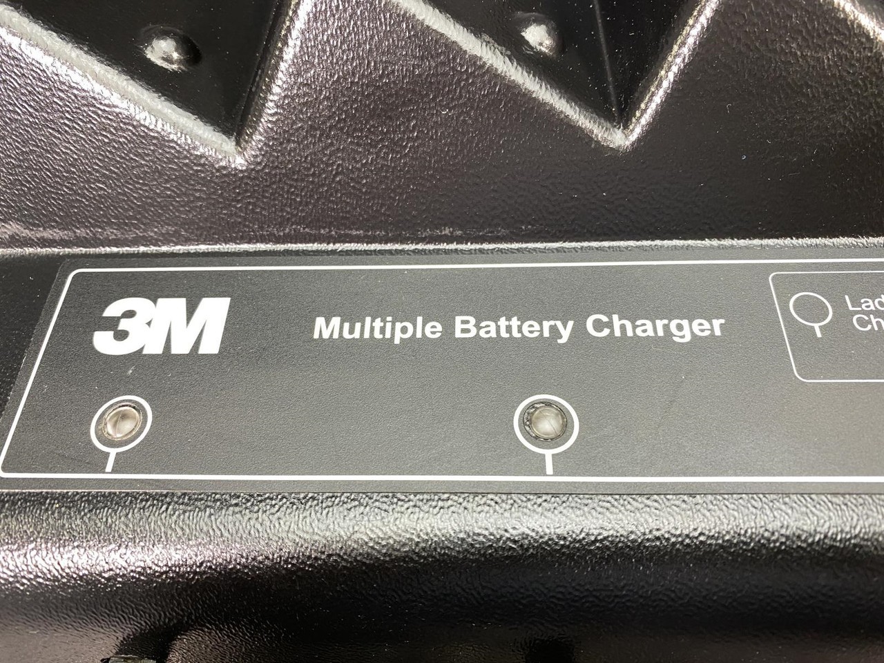 3M Adflo 833206 Six-Bay NiMH Battery Charger 1.4A 7-20VDC