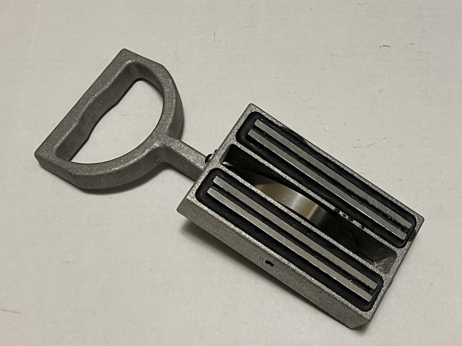 Lightly Used Mag-Mate B250 Lifting Magnet 125 Lb Flat Steel Cap