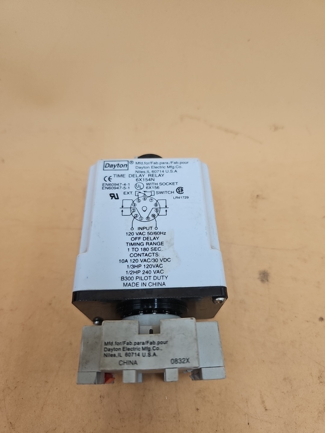 Dayton 6X154N 120 VAC 1 TO 180 Seconds Time Delay Relay with Base
