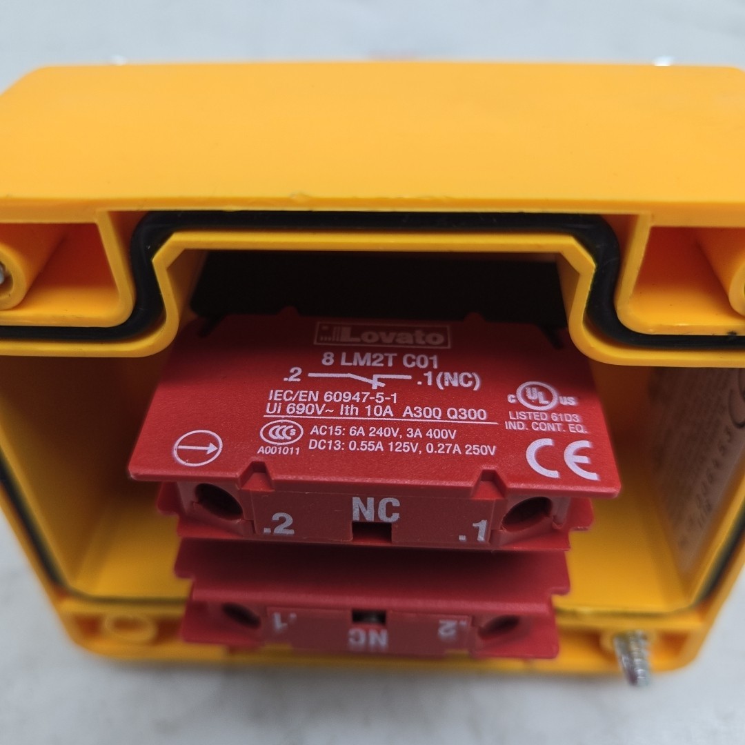 Banner ESL-30/60 Emergency Stop Button With Enclosure 120656