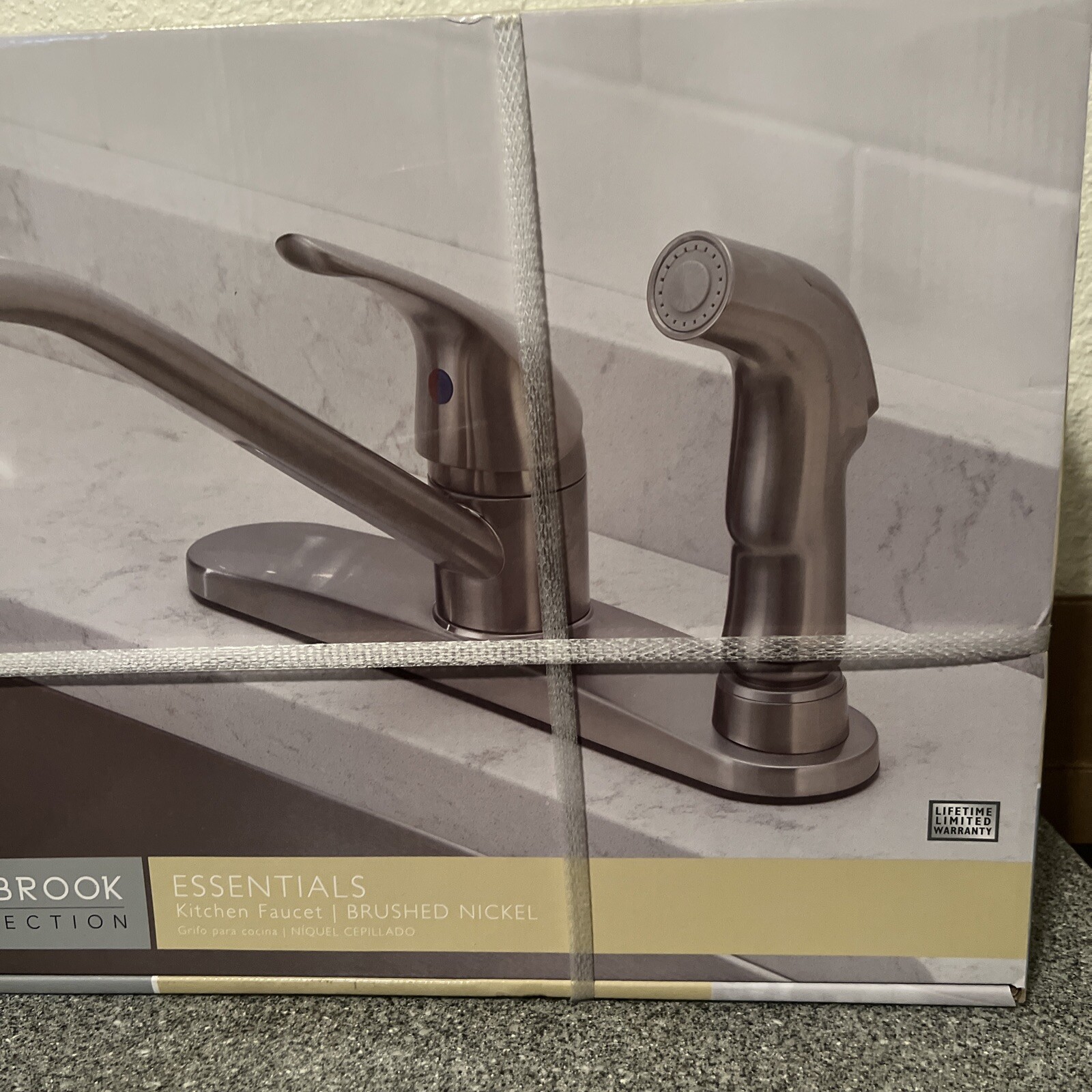 OakBrook 67210-2404 Brushed Nickel 1-Handle Kitchen Faucet with Side Sprayer