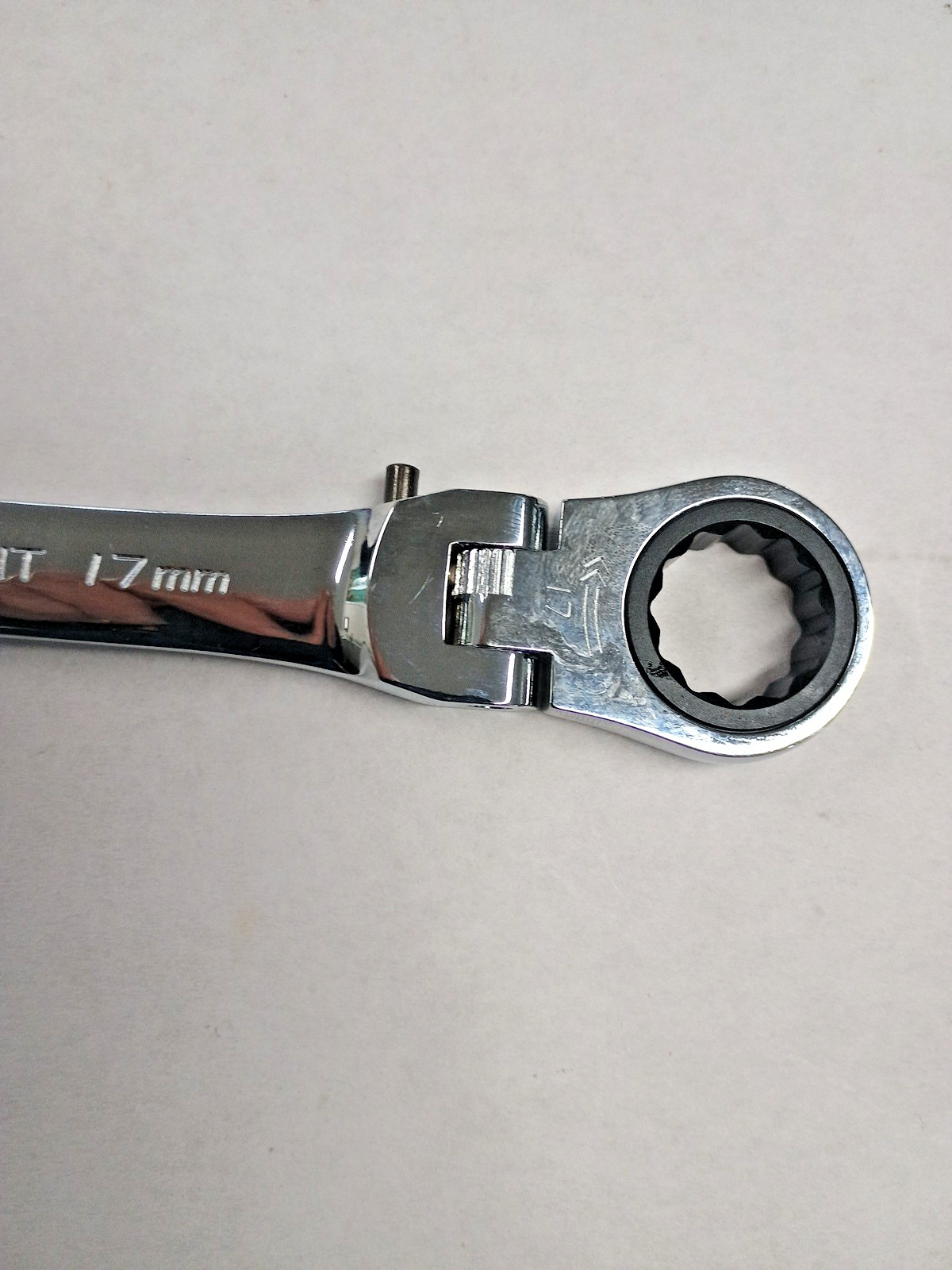 Paramount 17 mm LOCKING FLEX HEAD Ratcheting Combination Wrench Chrome