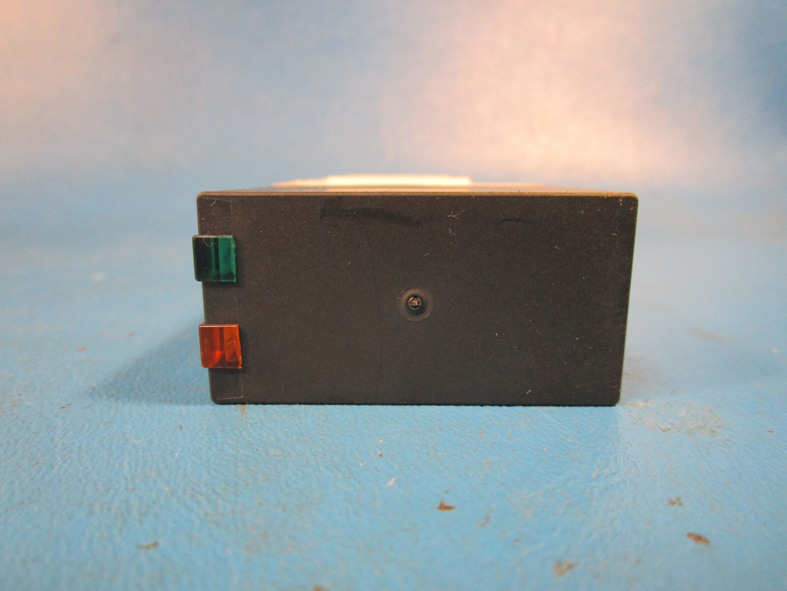 SMC VQ4501-3B Valve, 3 Position, Plug-in, VQ4000 VALVE, SOL 4/5-PORT
