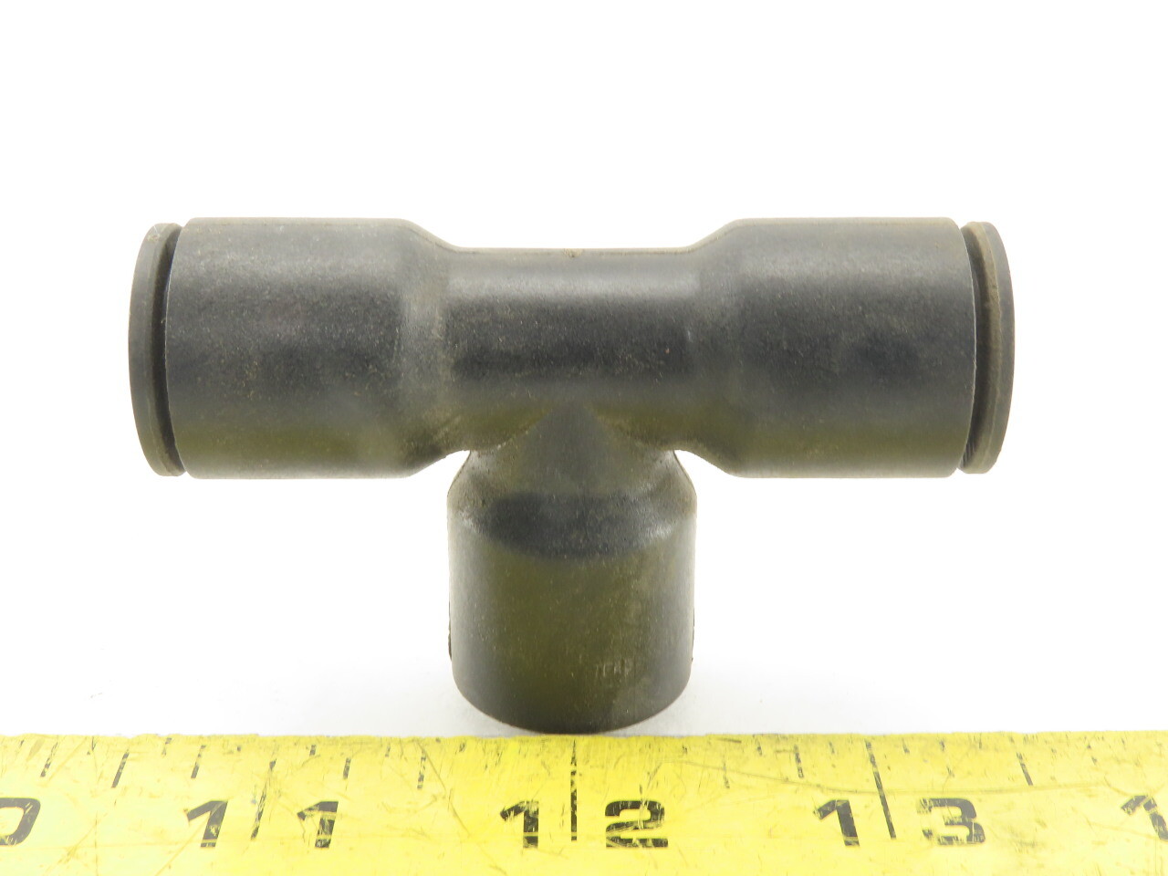 Legris Nylon Union Tee Fitting Push to Connect 1/2″ X 3/8″ X 1/2″ lot of 8