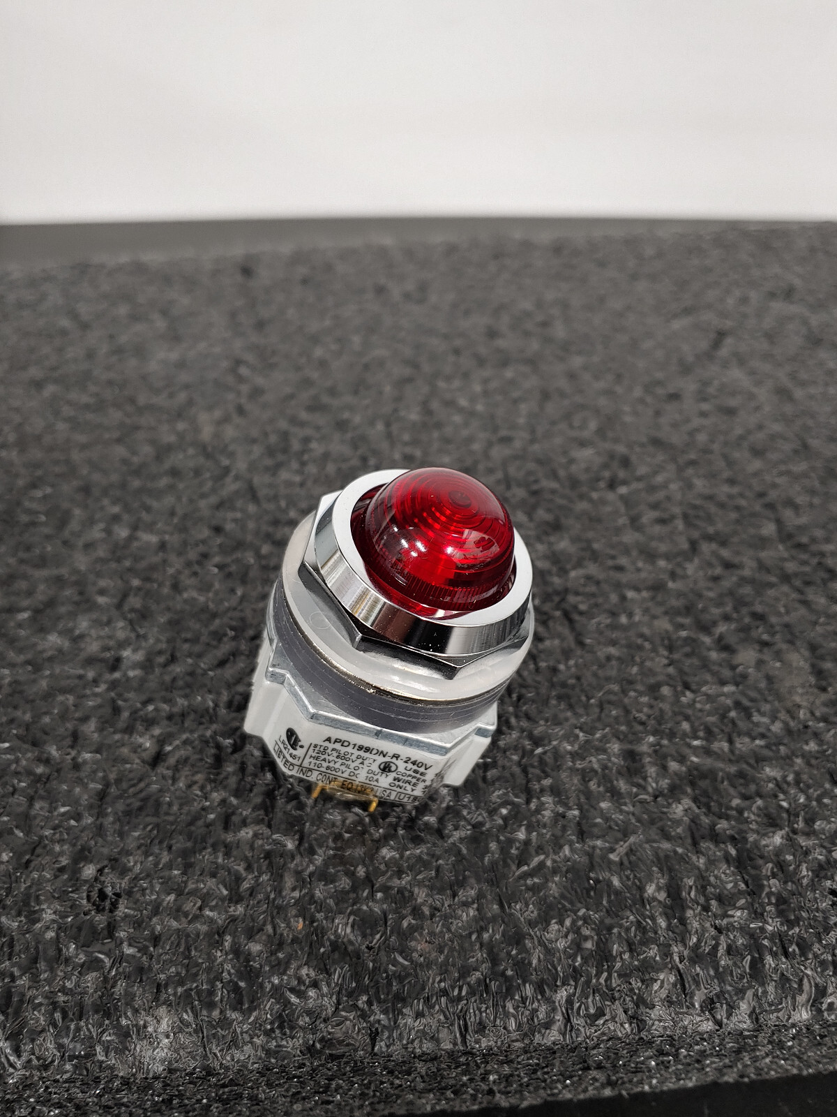 IDEC APD199DN-R-240V 30mm Pilot Light Red