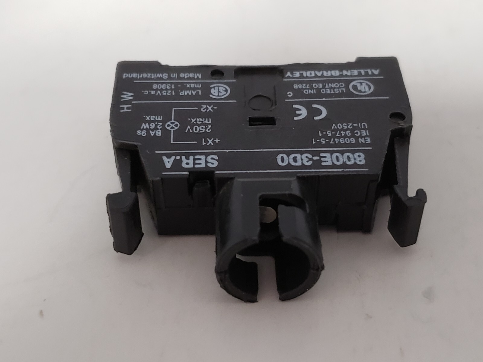 ALLEN BRADLEY 800E-3D0 PILOT LIGHT MODULE 22.5MM 250VAC 2.6W (LOT OF 4)