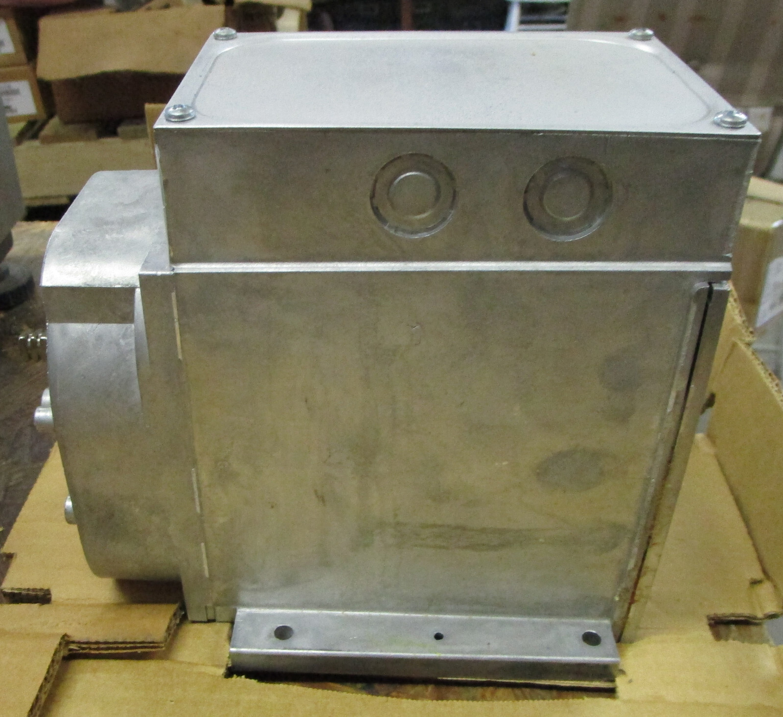 Honeywell Modutrol Motor M745A1011 24V 50/60Hz 28W 1.4Amp New Surplus H5