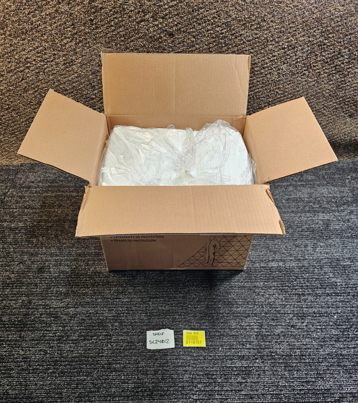 (QTY 25) Kleenguard 10039 A20 White Lab Coat Snap Front, XL Size Disposable
