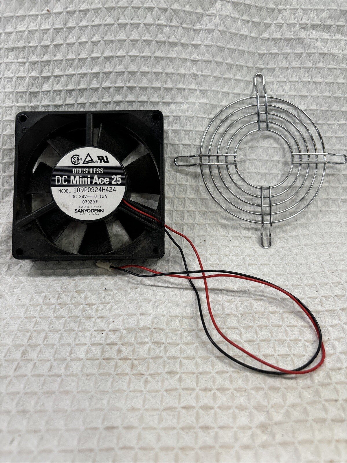 SANYO DENKI BRUSHLESS DC MINI AC 25 109P0924H424
