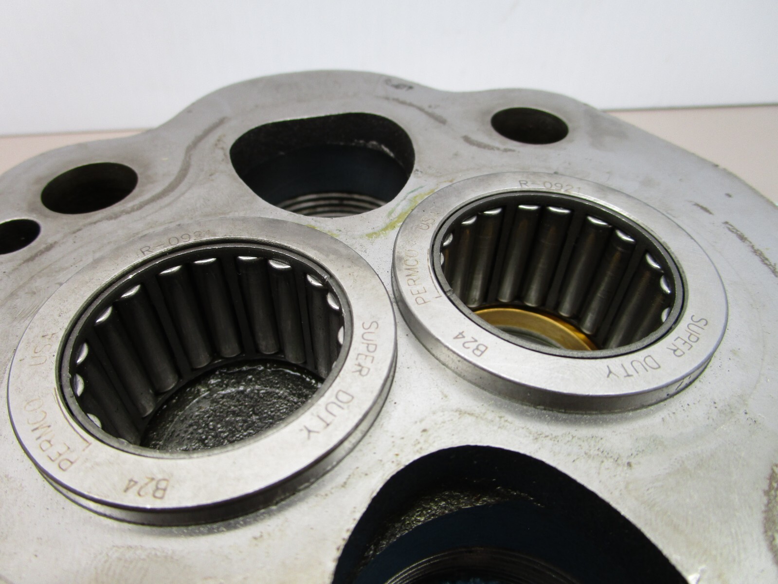 Permco P51 Hydraulic Pump Roller Bearing Back Cover End Plate 592-00884 KG016A0