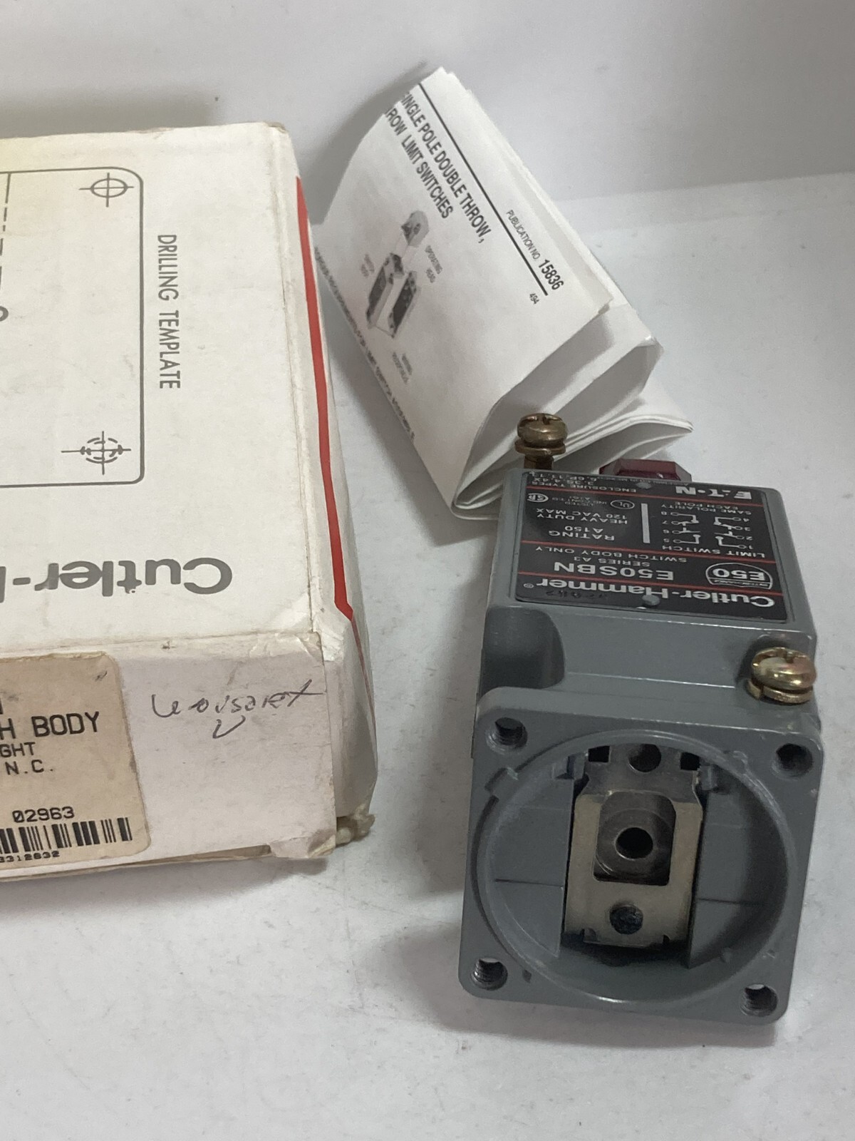 CUTLER HAMMER E50SBN LIMIT SWITCH BODY 2NO/2NC 120V LIGHT SERIES A3 NIB