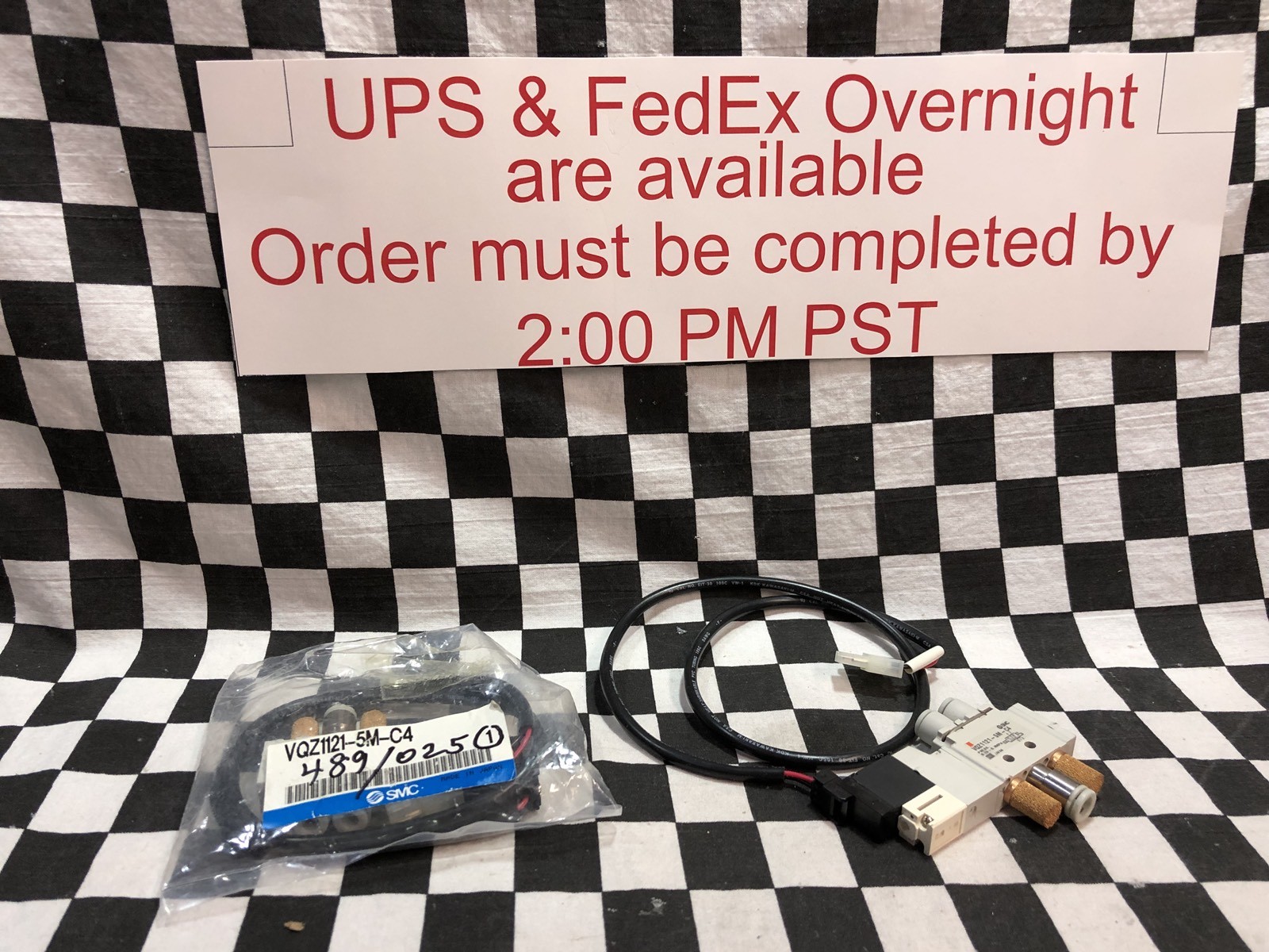LOT OF 2, SMC SOLENOID VALVE VQZ1121-5M-C4, VQZ11215MC4, SHIPSAMEDAY#1176B4