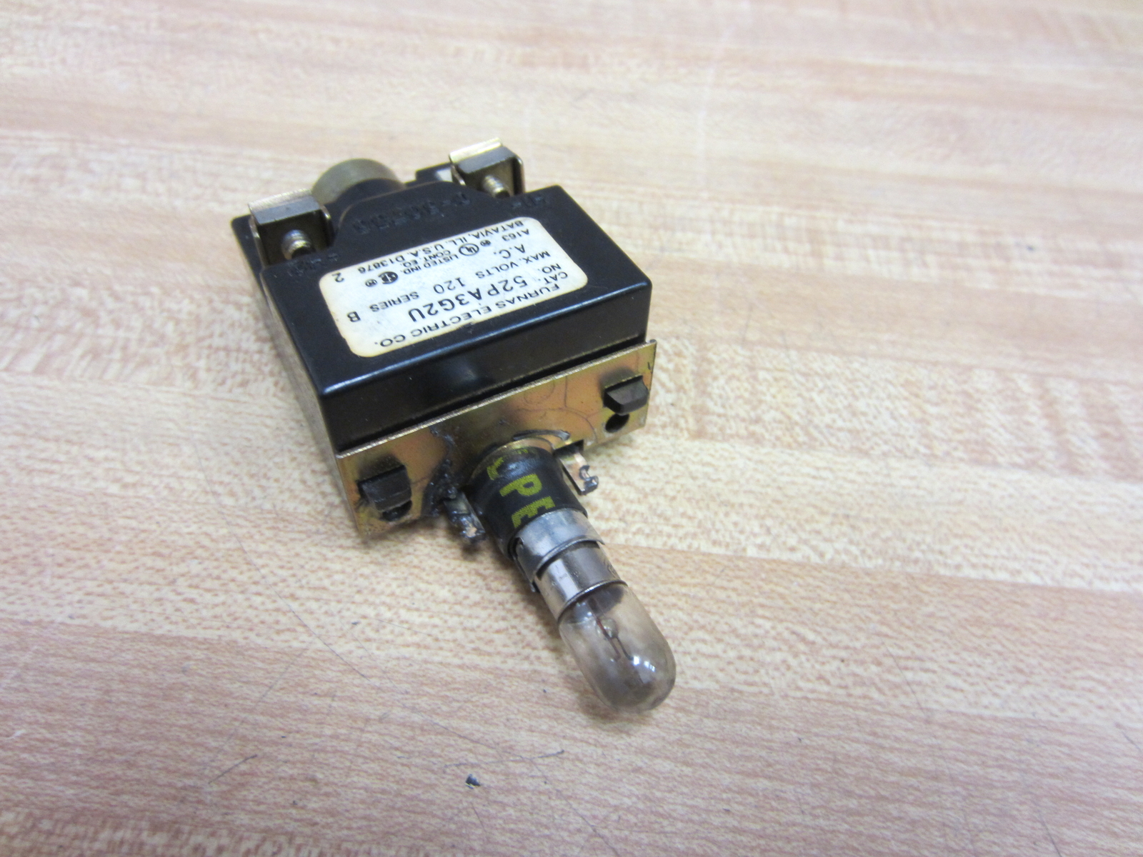 Furnas Electric 52PA3G2U Push Button 52PA3G2U